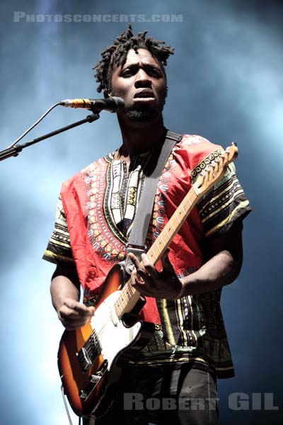 BLOC PARTY - 2009-08-28 - SAINT CLOUD - Domaine National - Scene de la Cascade - Rowland Kelechukwu Okereke